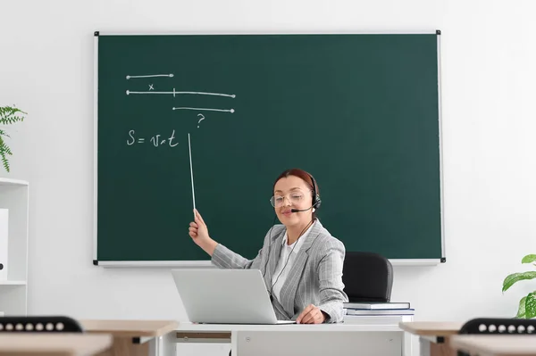 Teacher Conducting Lesson Online Classroom — Stock Photo, Image