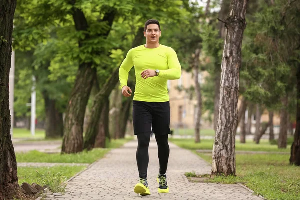 Musculoso Joven Corriendo Parque — Foto de Stock