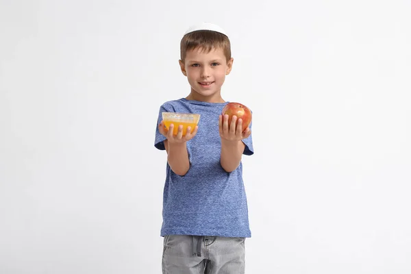 Liten Pojke Med Honung Och Äpple Vit Bakgrund Rosh Hashanah — Stockfoto