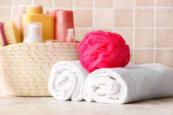 Clean Towels Bath Sponge Cosmetics Table Closeup — Stock Photo, Image