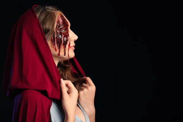 Mujer Joven Con Maquillaje Halloween Sobre Fondo Oscuro —  Fotos de Stock