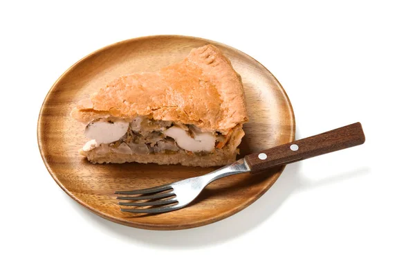 Тарелка Кусочком Вкусного Куриного Пирога Белом Фоне — стоковое фото