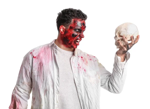 Homem Zumbi Assustador Com Crânio Fundo Branco — Fotografia de Stock