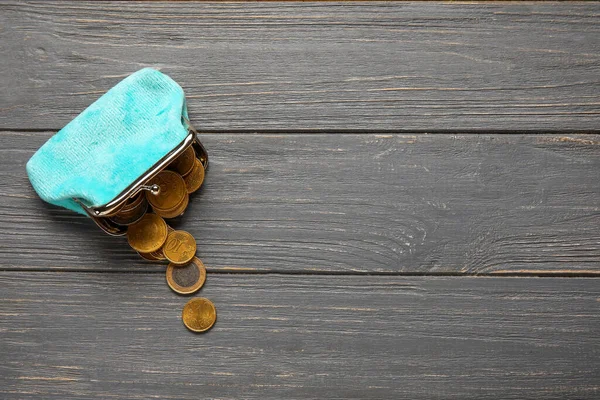 Голубой Бумажник Монетами Темном Фоне — стоковое фото