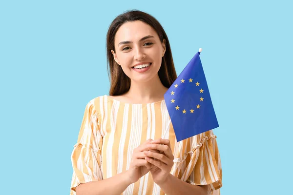 Jeune Femme Avec Drapeau Union Européenne Sur Fond Couleur — Photo