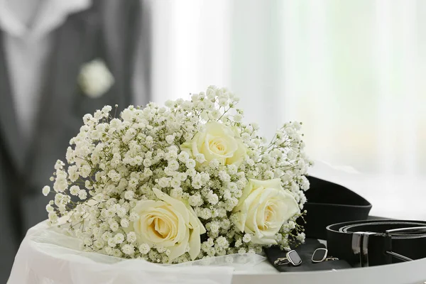 Wedding Bouquet Groom Accessories Table Closeup — Stock Photo, Image