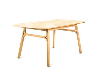 Beyaz arkaplanda boş ahşap yemek masası