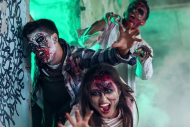 Mahvolmuş binada korkunç zombiler