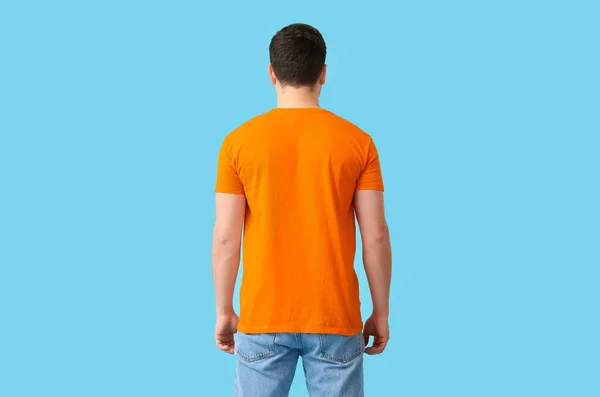 Bello Giovane Elegante Shirt Sfondo Colori Vista Posteriore — Foto Stock