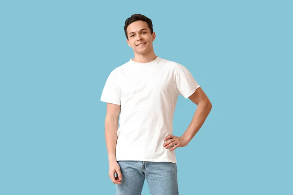 Όμορφος Νεαρός Άνδρας Κομψό Shirt Φόντο Χρώμα — Φωτογραφία Αρχείου