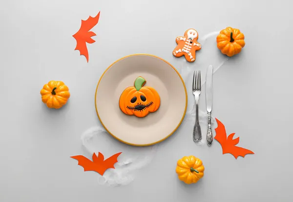 Stylish Halloween Table Setting Cookies Decor Light Background — Stock Photo, Image
