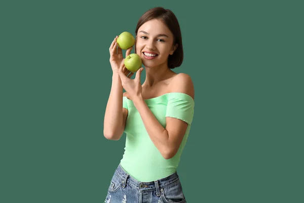 Mujer Joven Con Manzanas Sobre Fondo Color Día Vegano — Foto de Stock