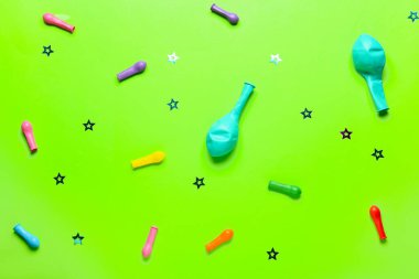 Renkli parti hava balonları