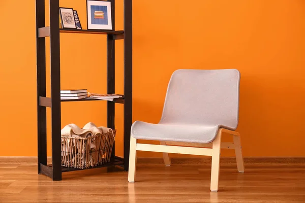 Modern Armchair Bookshelf Color Wall — Stock Photo, Image