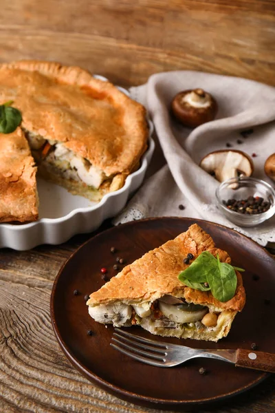 Baking Dish Plate Piece Tasty Chicken Pot Pie Wooden Background — Stock Photo, Image