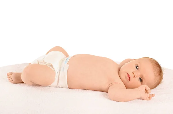 Pequeno Bebê Deitado Fundo Branco — Fotografia de Stock