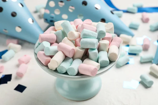 Saborosos Marshmallows Confetes Fundo Claro Close — Fotografia de Stock