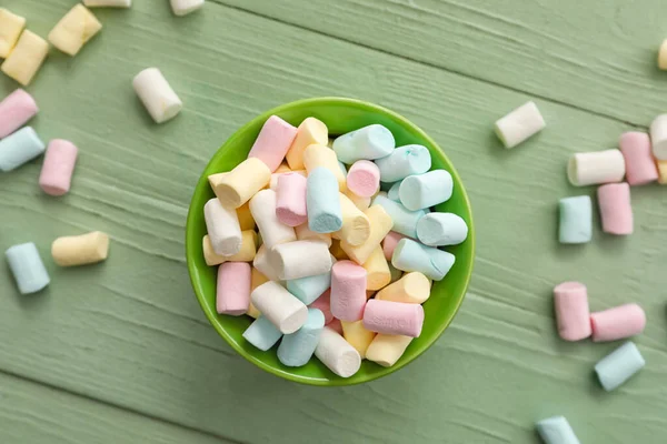 Ramekin Tasty Marshmallows Color Wooden Background — Stock Photo, Image