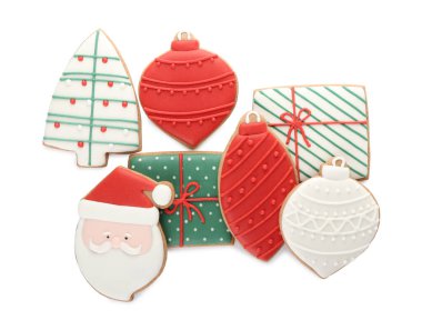 Beyaz arka planda güzel Noel kurabiyeleri