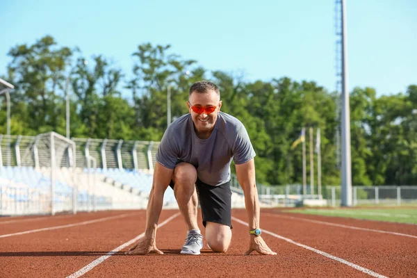 Sporty Mature Man Getting Ready Run Stadium — Stock Photo, Image