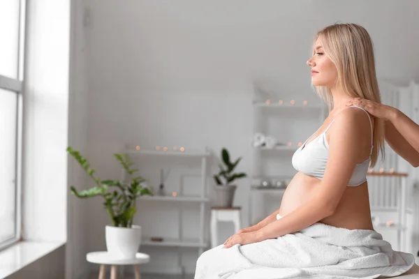 Young Pregnant Woman Having Massage Spa Salon — Stock Photo, Image