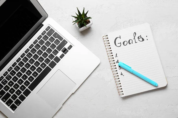 Notebook Empty List Laptop White Background New Year Goals — Stock Photo, Image