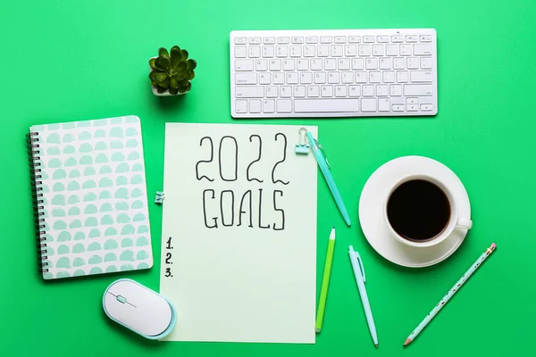 Pappersark Med Text 2022 Goals Dator Och Brevpapper Färg Bakgrund — Stockfoto