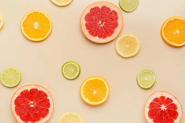 Slices Citrus Fruits Color Background — Stock Photo, Image