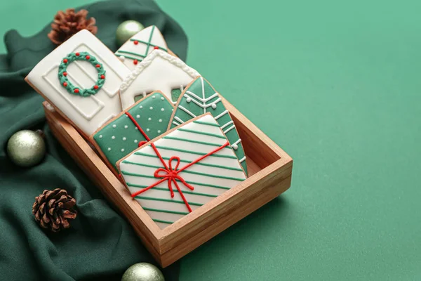 Krabice Krásnými Vánoční Cookies Barevném Pozadí — Stock fotografie