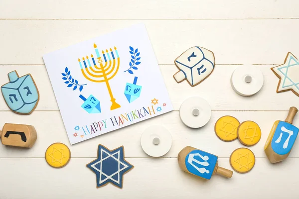 Diferentes Símbolos Hanukkah Tarjeta Felicitación Sobre Fondo Madera Blanca — Foto de Stock
