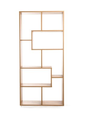 Beyaz arkaplanda boş kitaplık