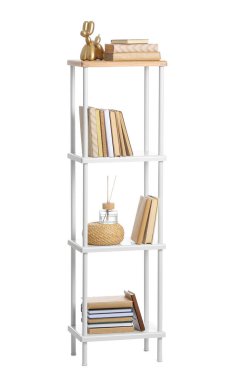 Kitaplı raf ünitesi ve beyaz arkaplanda dekor