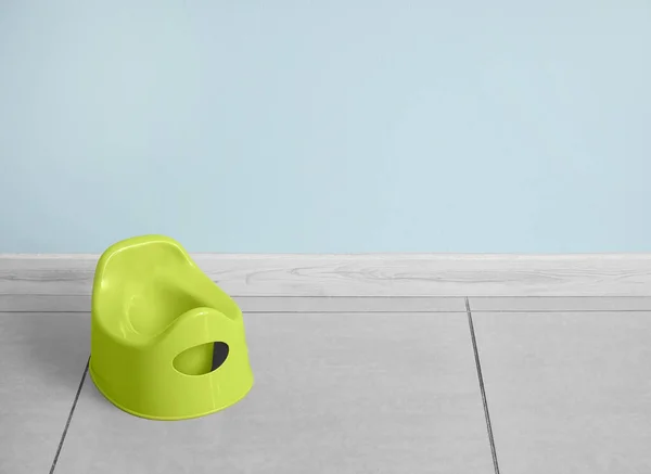 Potty Tile Floor Color Wall — Stock Photo, Image