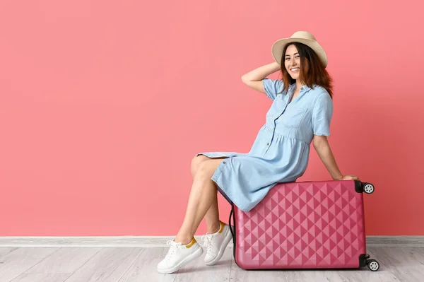 Young Woman Suitcase Color Wall — Stock Photo, Image
