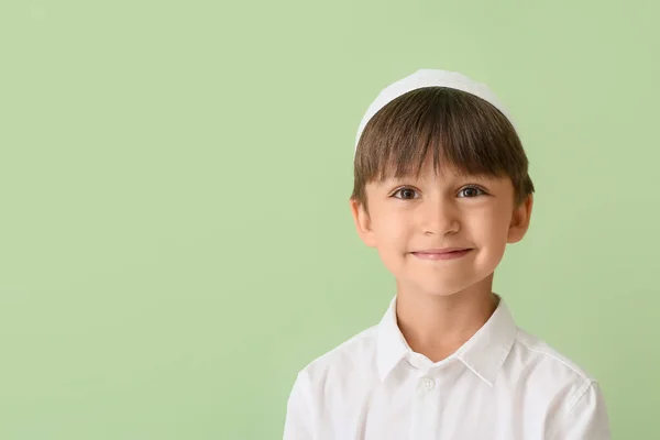 Muslim Boy Color Background — Stock Photo, Image