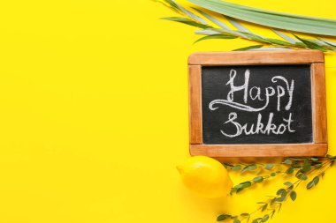 Renk arkaplanındaki Sukkot kutlamaları için kompozisyon