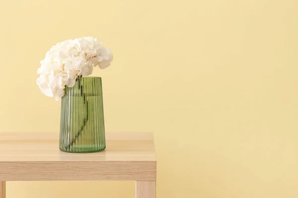 Hydrangea Flower Stylish Green Glass Vase Table — Stock Photo, Image