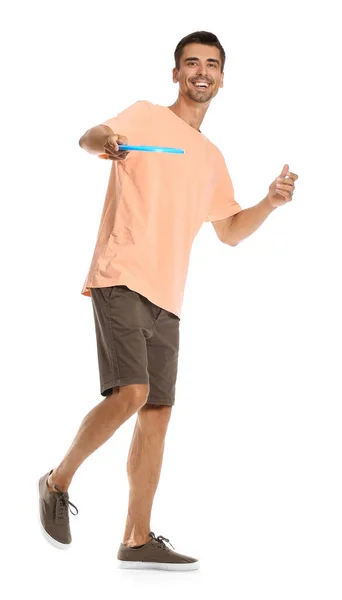 Joven Lanzando Frisbee Sobre Fondo Blanco — Foto de Stock