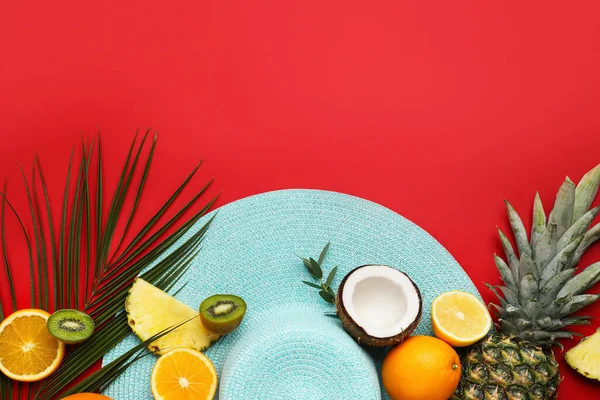 Composition Stylish Hat Fruits Color Background Closeup — Stock Photo, Image