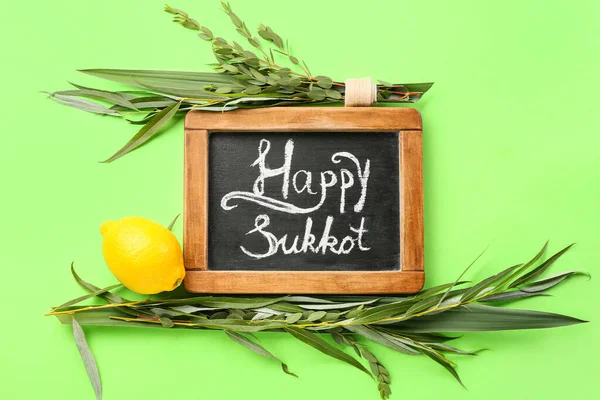 Renk arkaplanındaki Sukkot kutlamaları için kompozisyon