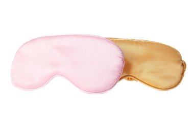 Beyaz arkaplanda şık uyku maskeleri