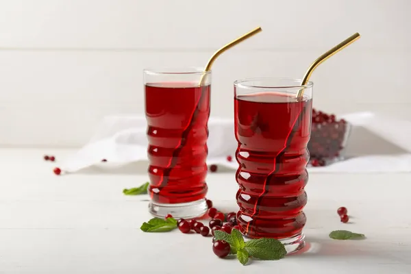 Glasses Healthy Cranberry Juice Light Background — Stock Photo, Image