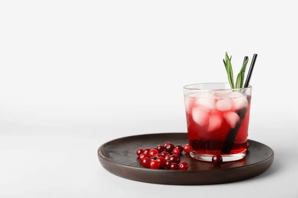 Glas Med Friska Tranbär Juice Ljus Bakgrund — Stockfoto