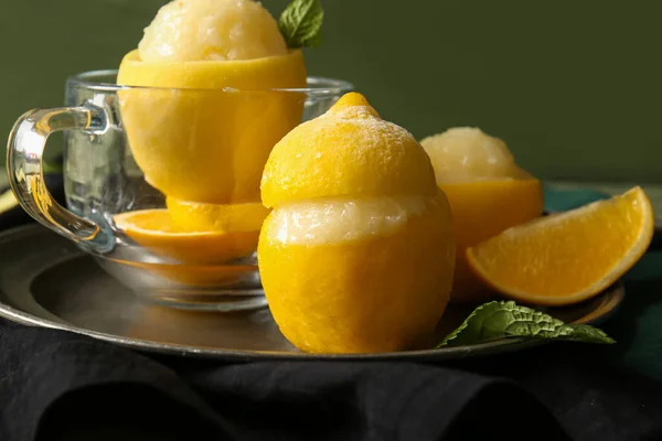 Plate Tasty Ice Creams Lemon Peels Color Background — Stock Photo, Image