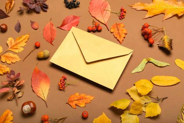 Autumn Composition Envelope Fallen Leaves Color Background Closeup — Stock Photo, Image
