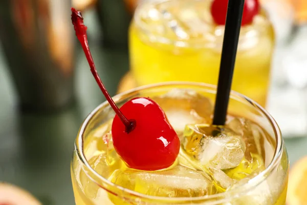 Glass Tasty Tequila Sunrise Cocktail Table Closeup — Stock Photo, Image