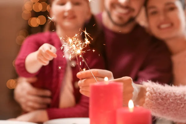 Family Sparklers Celebrating Christmas Home — Stock Photo, Image