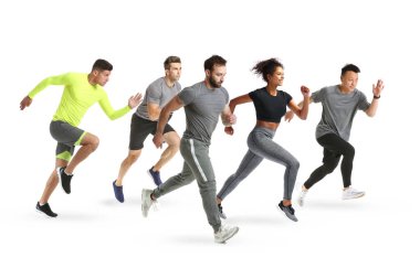 Beyaz arka planda spor koşan insanlar grubu