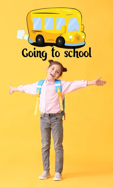 Niña Feliz Sobre Fondo Color Escuela — Foto de Stock