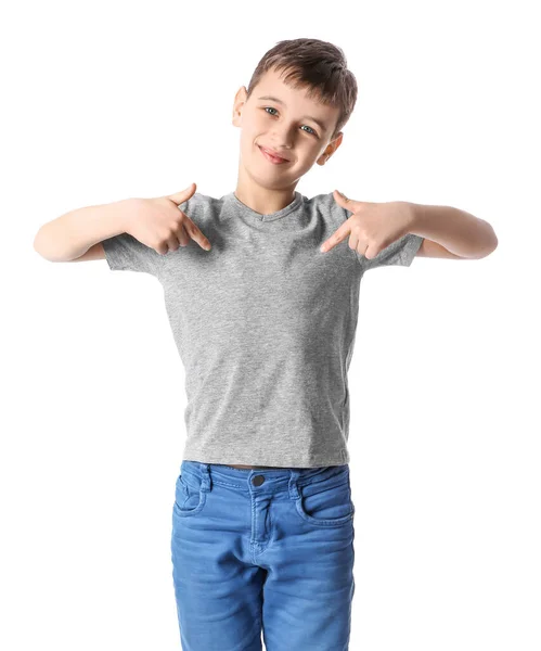 Pequeño Niño Con Elegante Camiseta Sobre Fondo Blanco — Foto de Stock
